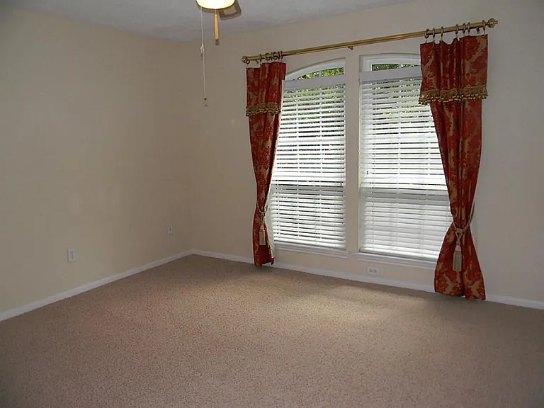 2502 Stephens Grant Dr — Photo 12