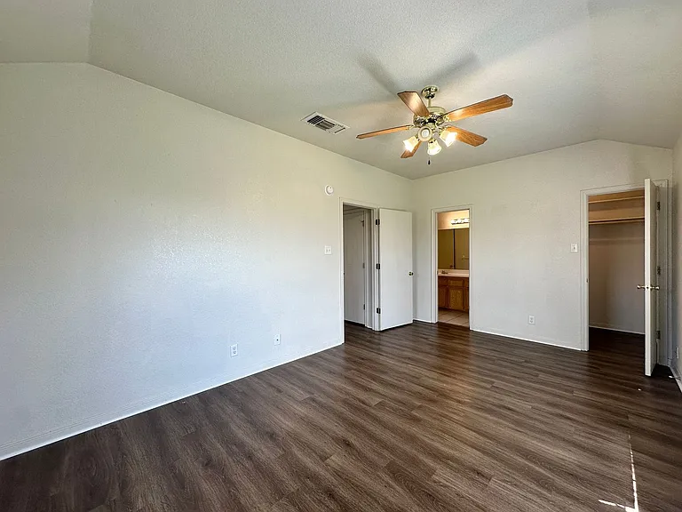 4311 Thunder Creek — Photo 22