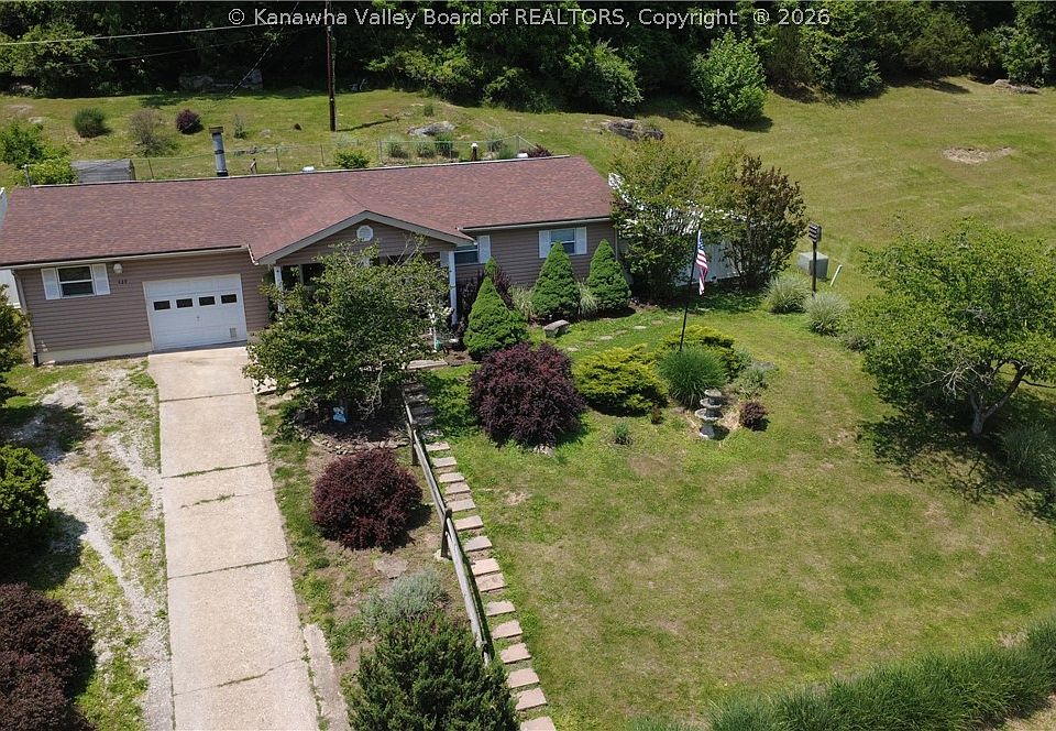 1st image of 429 Lynn Oak Dr