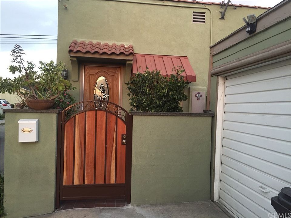 1st image of 2216 E 8th St
