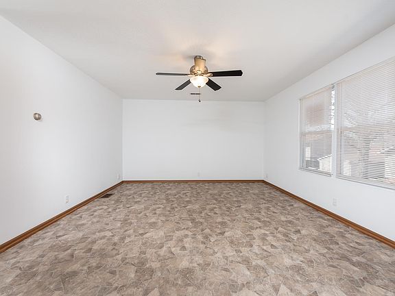 5th image of 307 S Laurel St