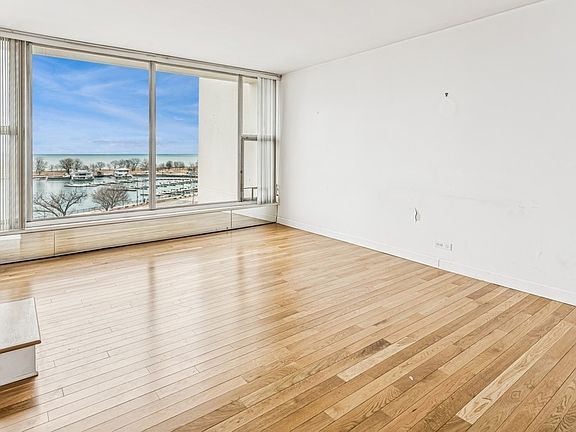 4th image of 3200 N Lake Shore Dr APT 811