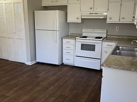 4th image of 160 Hunters Ln APT A