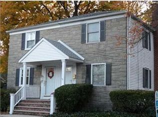 43 Kempson Pl, Metuchen, NJ 08840