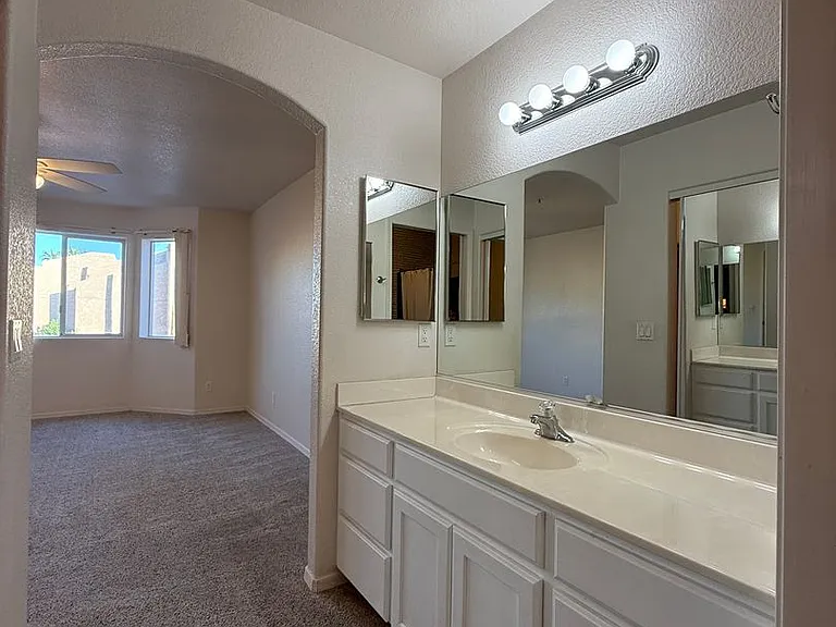 470 Acoma Blvd S #123-B — Photo 11