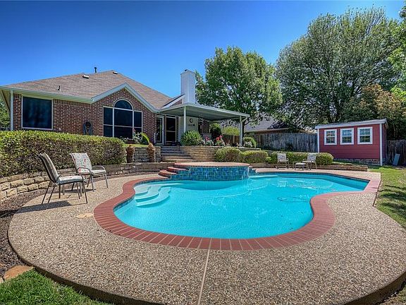 2nd image of 127 Tupelo Dr