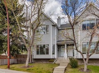 20 Stradwick Rise SW, Calgary, AB T3H 3H1