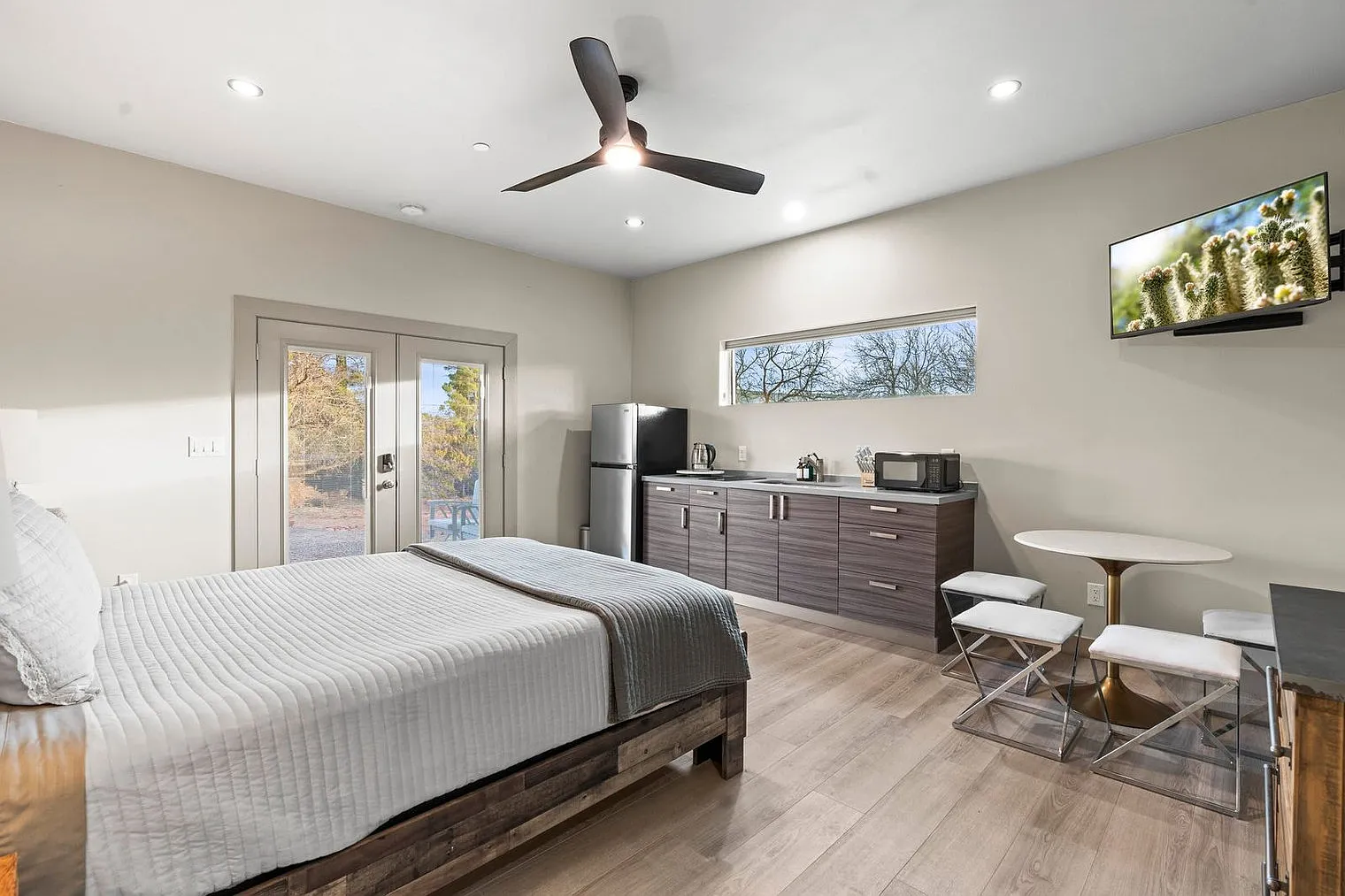 Studio, 1.0 bath, 398 sqft, $3,342 — Photo 2