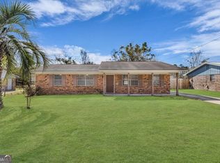 121 Deerwood Ct, Hinesville, GA 31313