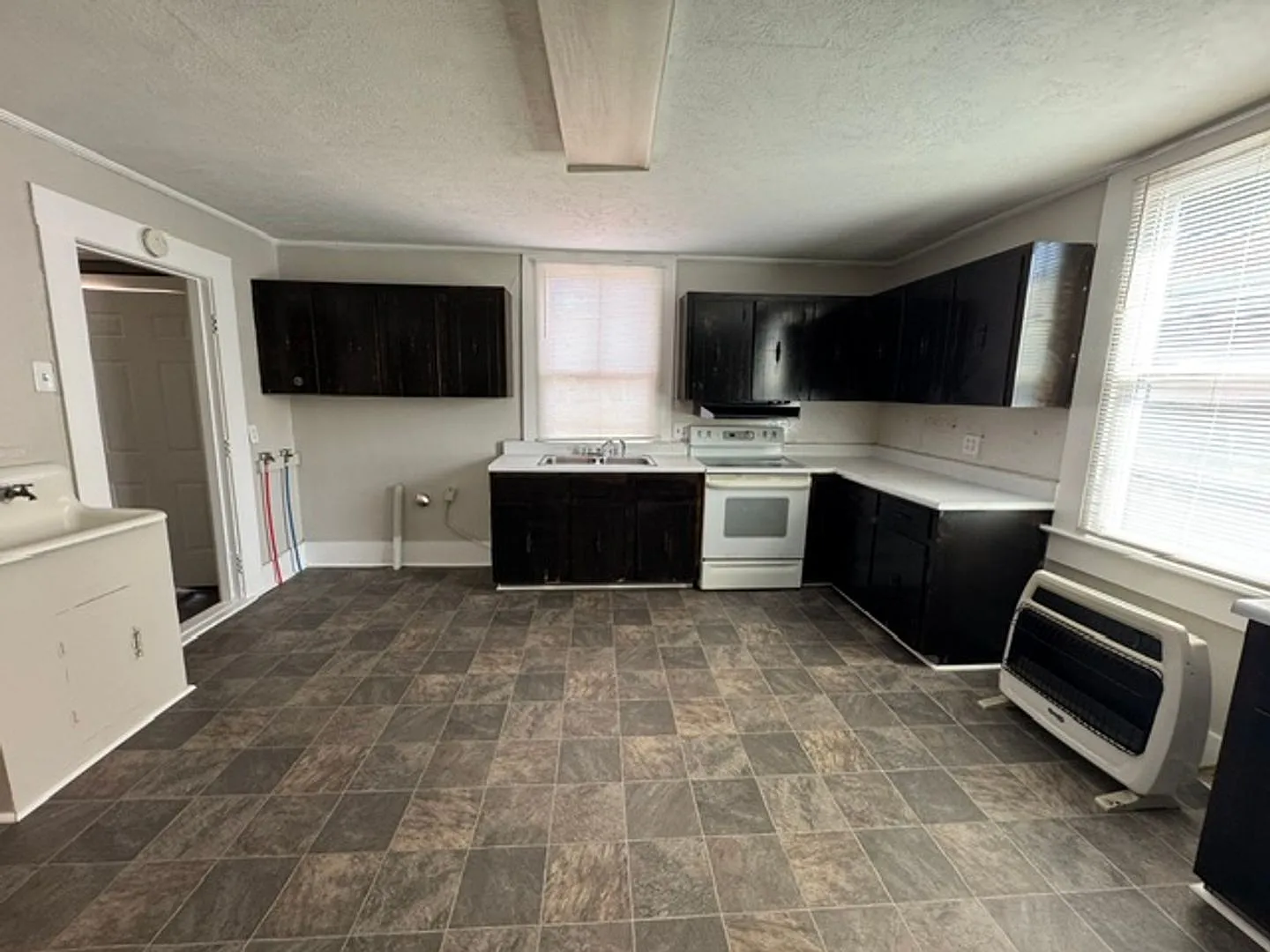 15 Curran Ave — Photo 4