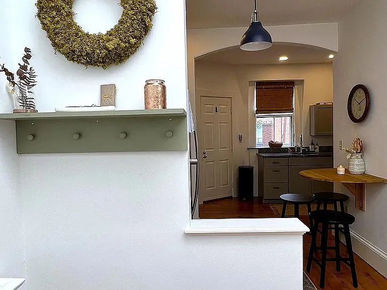 386 Essex St #5 — Photo 6
