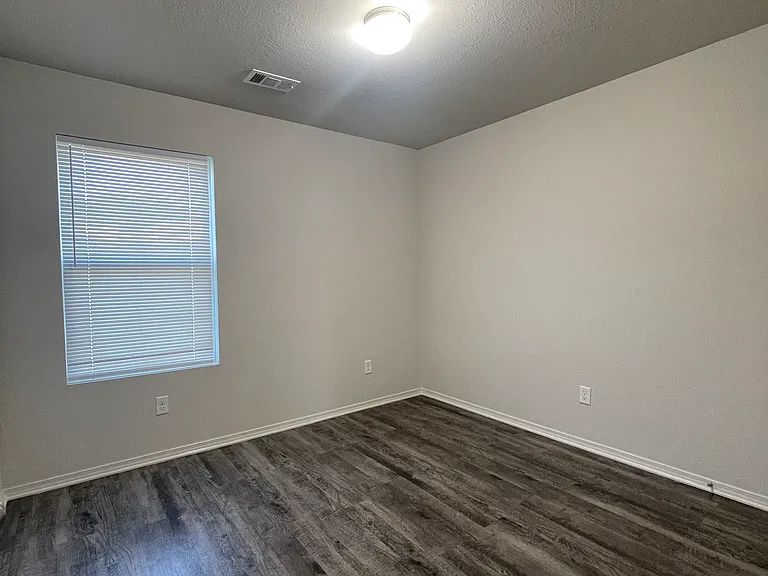 4805 Bedrock Dr — Photo 6