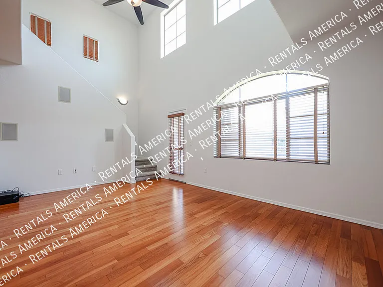 2402 E 5th St #1515 — Photo 14
