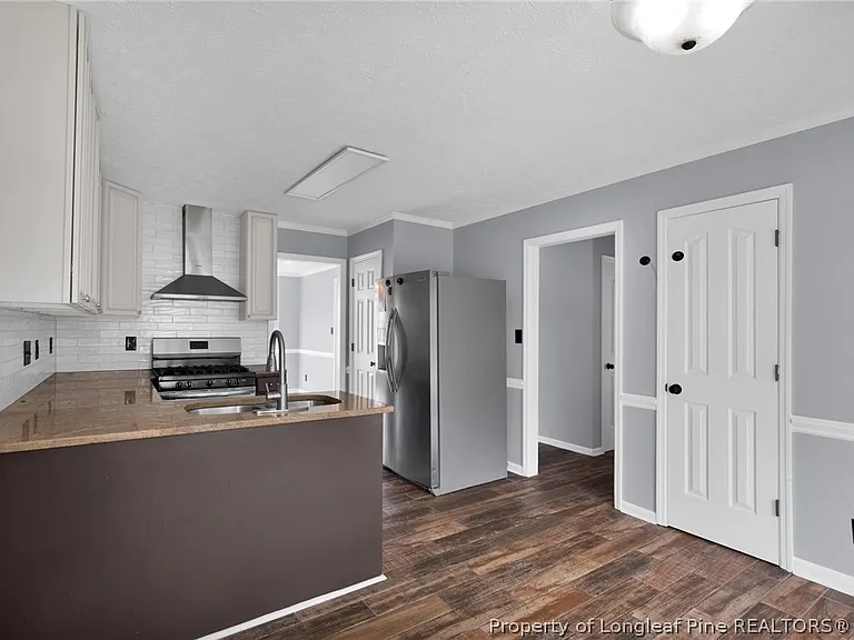 1183 Helmsley Dr — Photo 10
