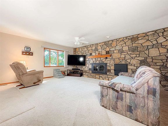 4th image of 109 Oak Dr