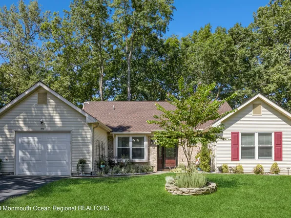 574 Petunia Lane N, Whiting, NJ 08759