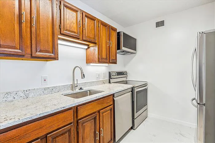 2555 Pennsylvania Ave NW #816 — Photo 4