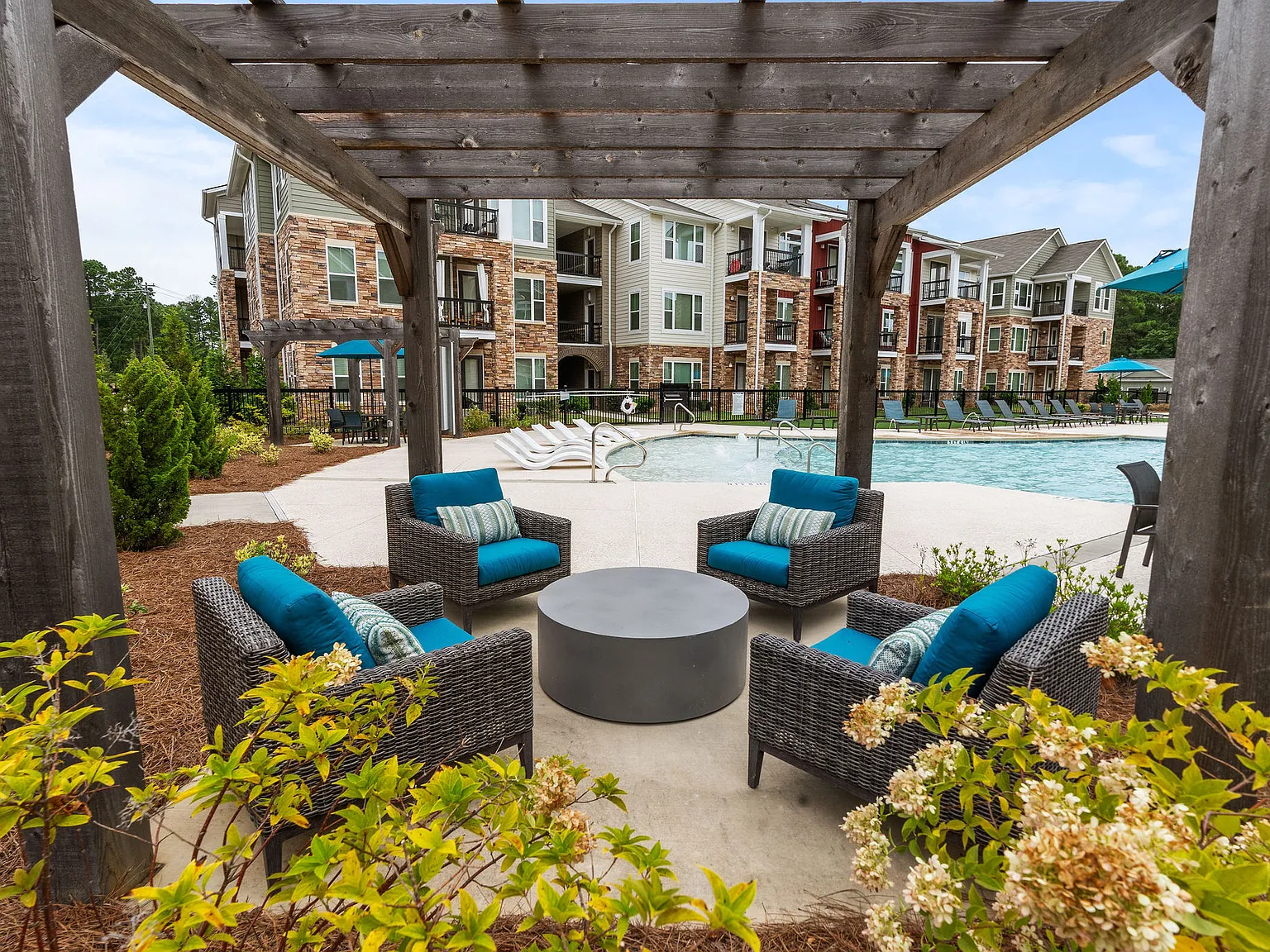 Addison Ridge Apartments — Photo 4