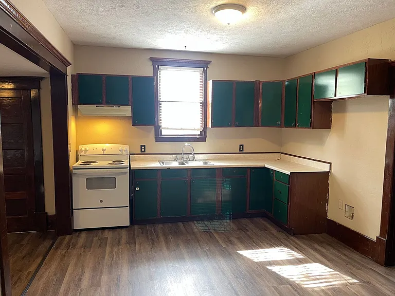 505 SW 3rd St — Photo 16