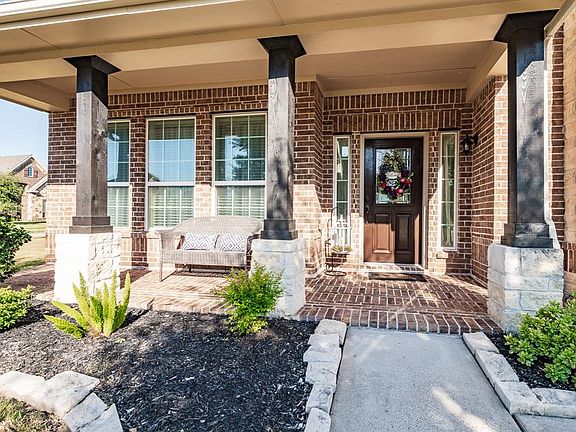 3rd image of 4003 Broadmoor Dr