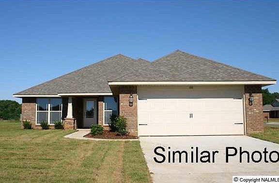 2nd image of 3005 Hampstead Dr
