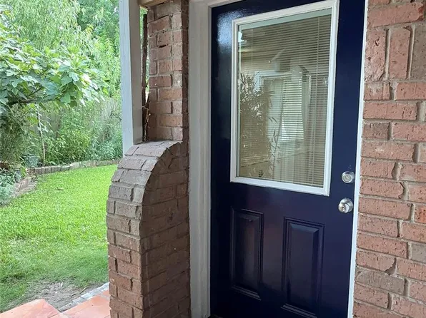 3821 Moore St, Houston, TX 77009