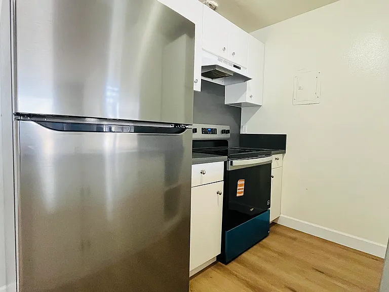 2521 W Sunflower Ave #R1 — Photo 6