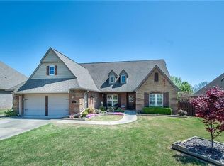 3857 Le Mason St, Springdale, AR 72764