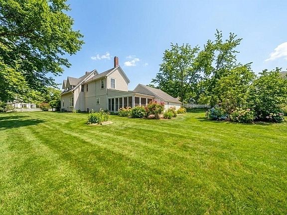 3rd image of 59 Cottage St