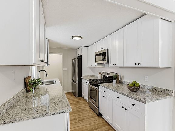 3rd image of 104 W Warburton St