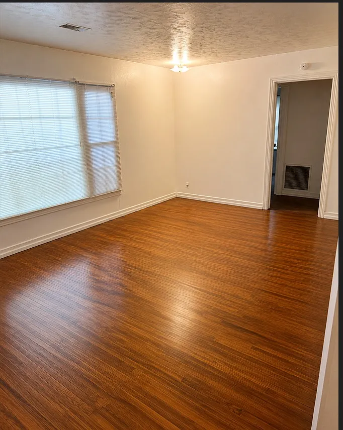 2 bed, 1243 sqft, $1,000 — Photo 4