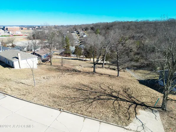 507 Holiday Dr, Jefferson City, MO 65101