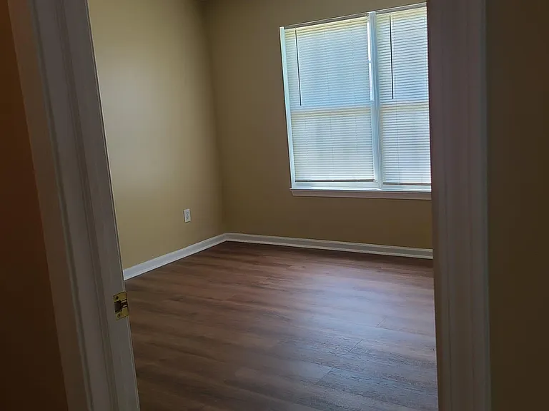 6814 Flick Dr — Photo 16
