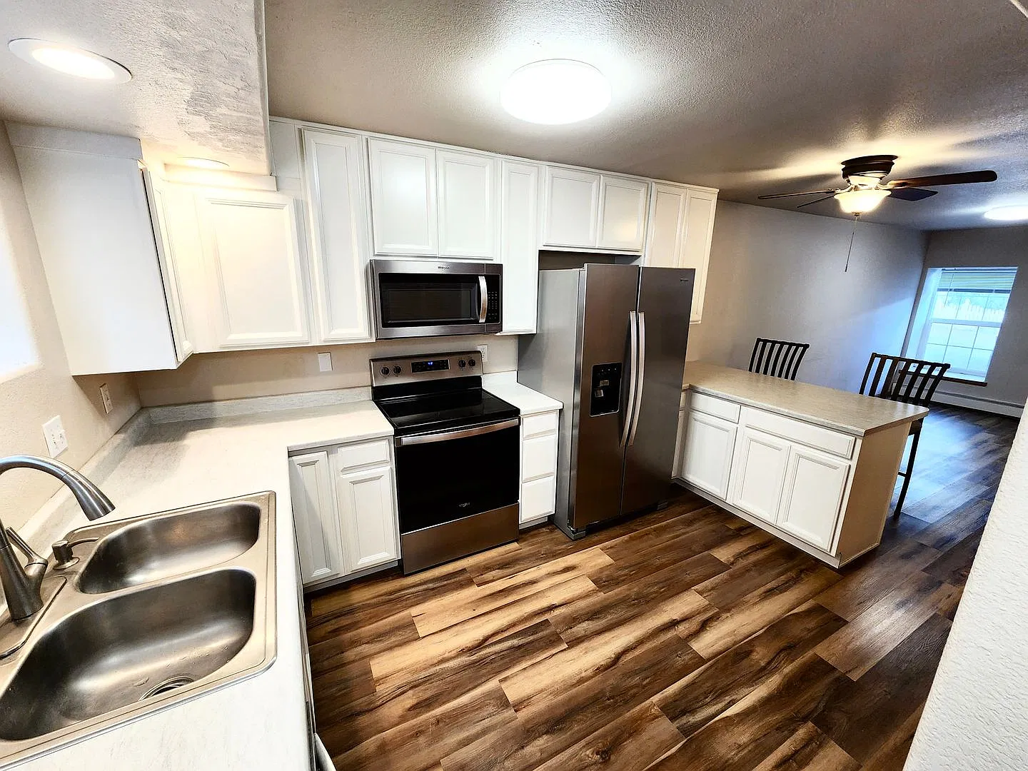 2 Bedroom Townhome — Photo 3