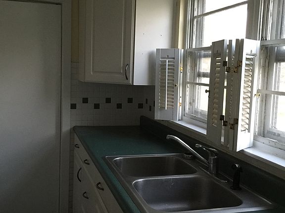 3rd image of 274 Annis Court