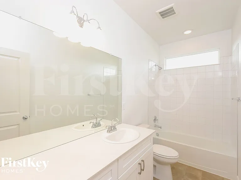 496 Kansas Ave — Photo 13