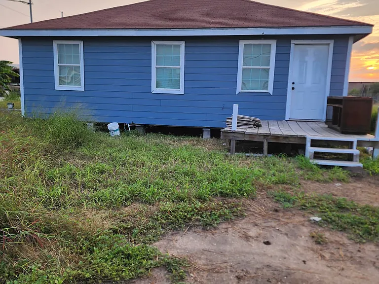 1821 Lirio St — Photo 1