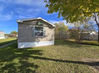 52 Chelsey Ln, Cheboygan, MI 49721