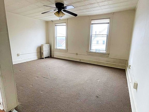 5th image of 179 McLean St #1