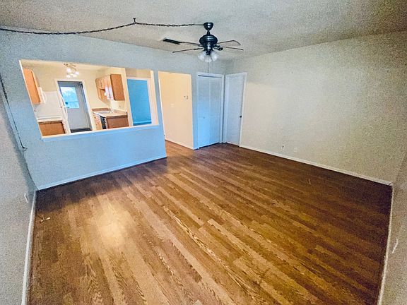 Living room_12152021