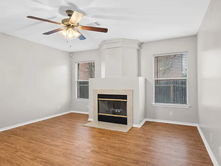 905 Lodosa Dr — Photo 8
