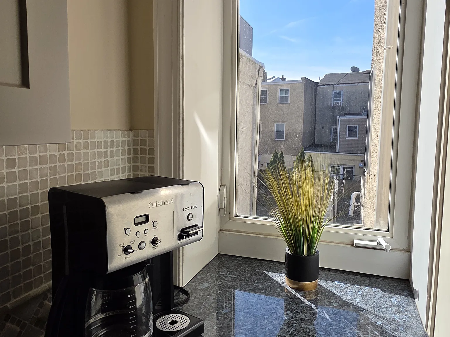 3 bed, 1400 sqft, $4,995 — Photo 4