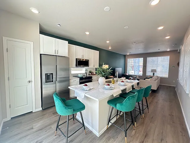 22013 E 38th Pl — Photo 3