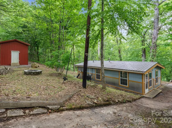 626 Hall Top Rd, Waynesville, NC 28786