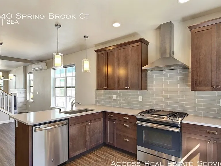 4740 Spring Brook Ct — Photo 12