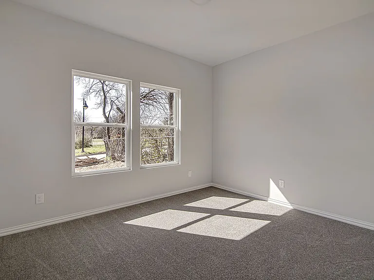 1649 E Terrell Ave — Photo 12