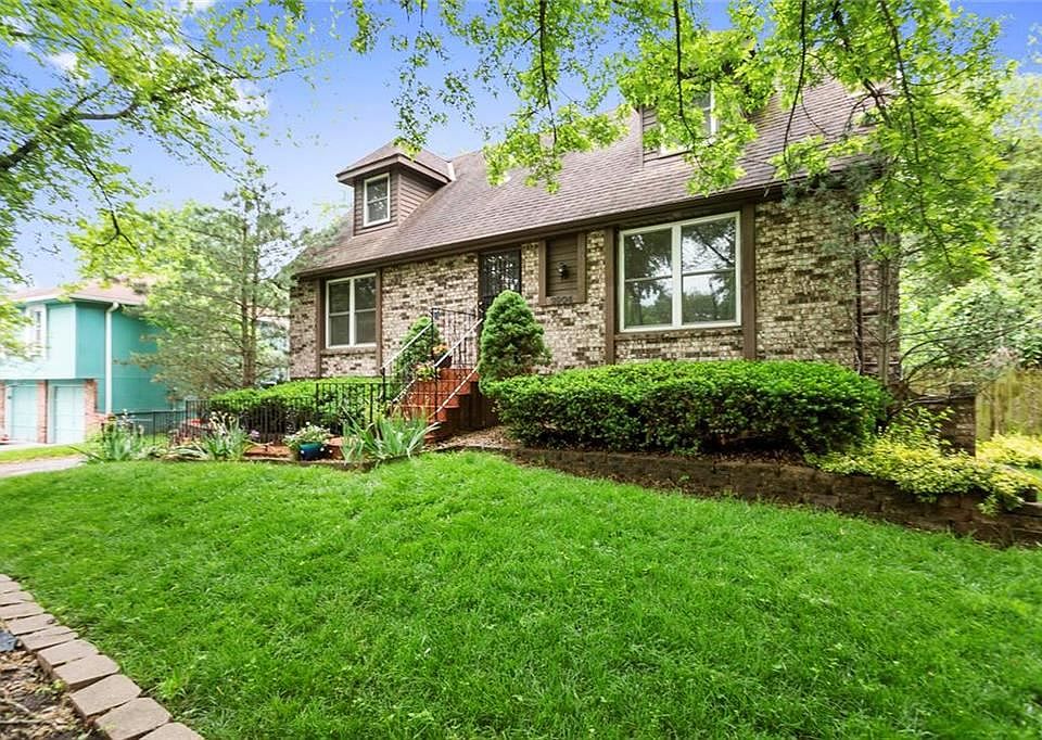 1st image of 2904 S Sweet Briar Dr