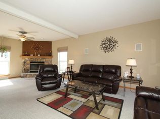 5707 Sandview Ln, Racine, WI 53406