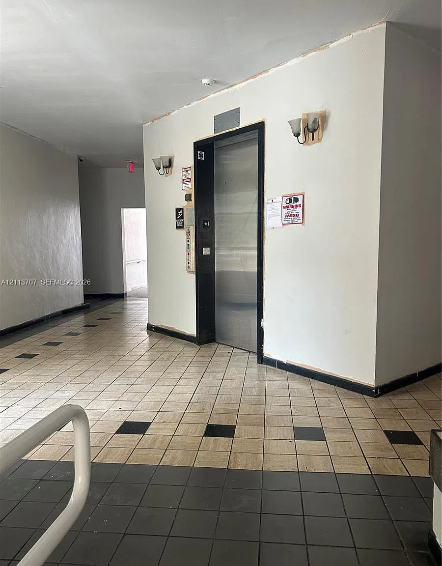 Royal Palms Condo — Photo 3