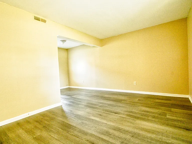 2 Peppertree Dr #4 — Photo 2